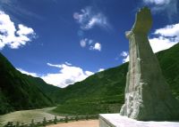 三江源自然保护区纪念碑