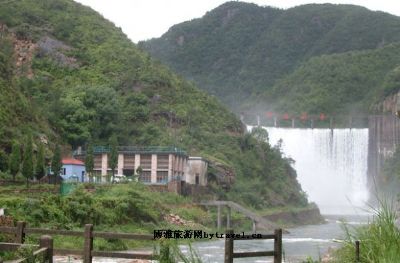 柏坑峡谷漂流