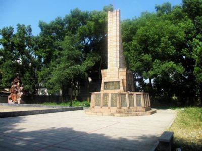 东肖革命烈士纪念碑