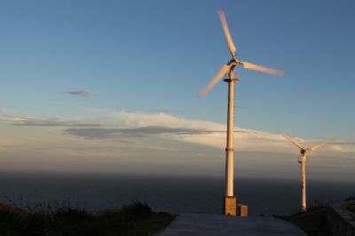 东极岛风力发电大风车