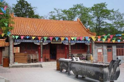 普兰店龙山寺